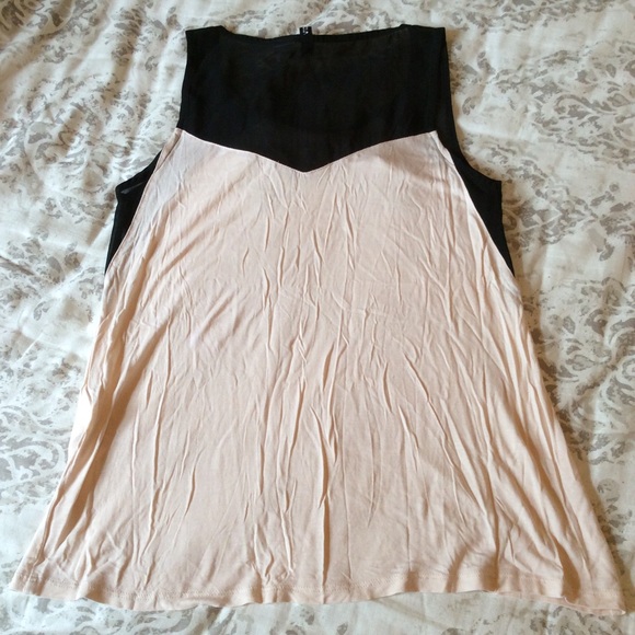 XS/S Mesh Top and Bow Tank Top - Picture 6 of 8